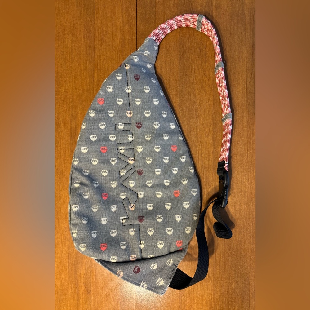 Green KAVU Owl Print Sling Bag - Picture 2 of 4